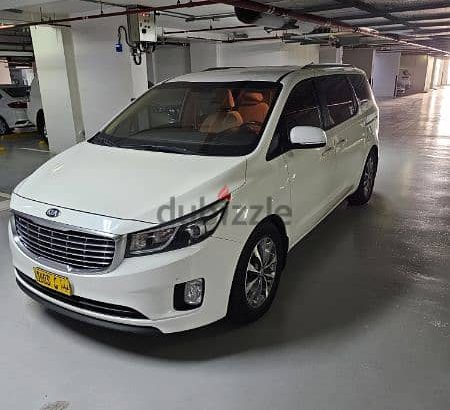 KIA Sedona Oman car top as new